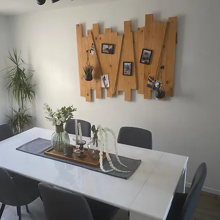 Habitación en casa particular Les Jardins Du Pavillon Le Mans